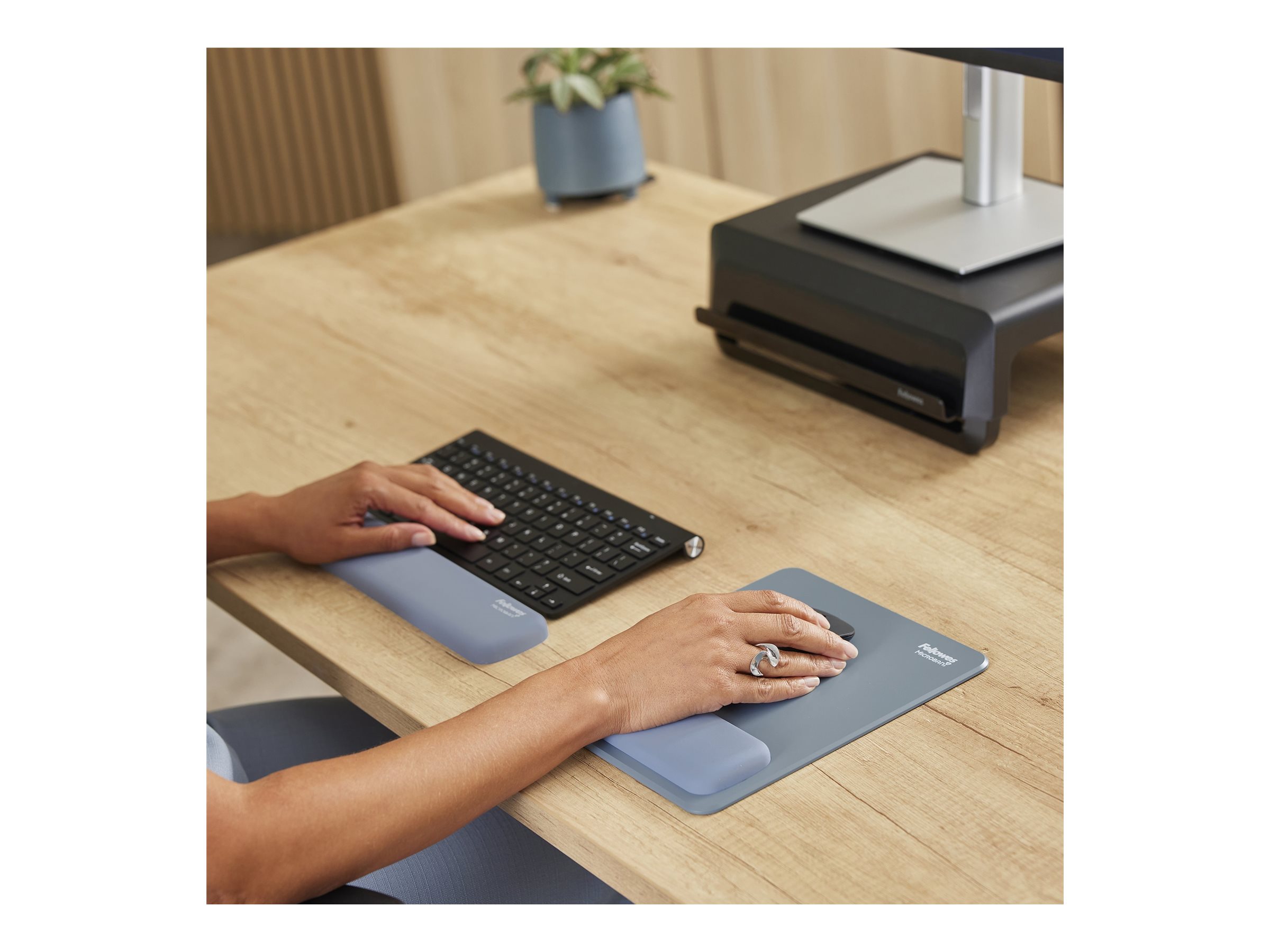 Fellowes | Breyta Compact Keyboard (TKL) Wrist Rest | Marine - Image 10