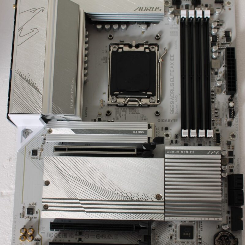 SALE OUT. | Gigabyte USED, REFURBISHED, WITHOUT ACCESSORIES, ONLY BACK PANEL INCLUDED