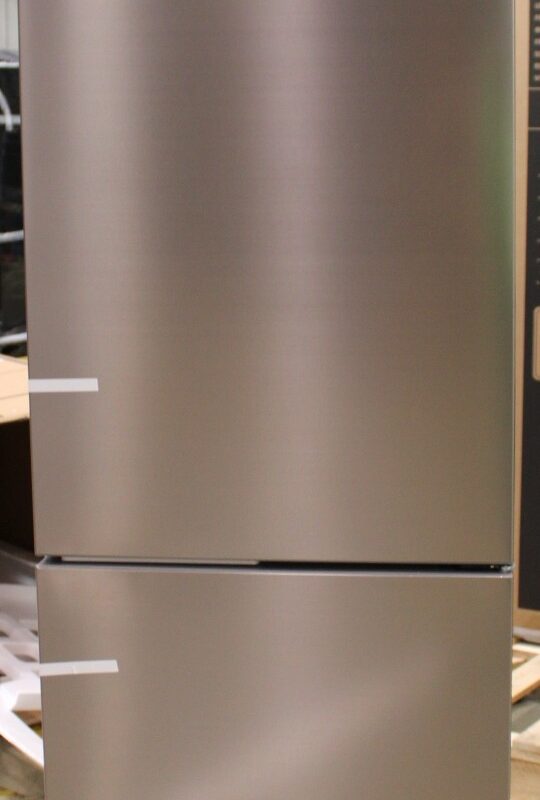 SALE OUT. Midea MDRB548MME46 Refrigerator, E, Freestanding, Combi, Height 186 cm, Fridge net 271L, Freezer net 130L, Grey | Midea Refrigerator | MDRB548MME46 | Energy efficiency class E | Free standing | Combi | Height 186 cm | No Frost system | Fridge net capacity 271 L | Freezer net capacity 130 L | 35 dB | Grey | DAMAGED PACKAGING, DENT ON THE LEFT SIDE
