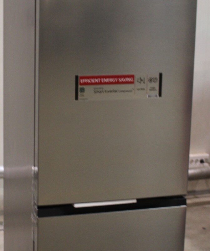 SALE OUT. LG GBBS322CPY Refrigerator, C, Free-standing, Combi, Height 2.03 m, Net fridge 262 L, Net freezer 113 L, Silver | LG Refrigerator | GBBS322CPY | Energy efficiency class C | Free standing | Combi | Height 203 cm | Fridge net capacity 262 L | Freezer net capacity 113 L | Display | 34 dB | Prime Silver | DAMAGED PACKAGING