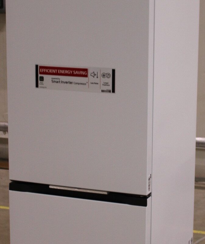 SALE OUT. LG GBBS322CSW Refrigerator, C, Free-standing, Combi, Height 2.03 m, Net fridge 262 L, Net freezer 113 L, White | LG Refrigerator | GBBS322CSW | Energy efficiency class C | Free standing | Combi | Height 203 cm | Fridge net capacity 262 L | Freezer net capacity 113 L | Display | 34 dB | White | DAMAGED PACKAGING, SCRATCHES AND DENTS ON BOTTOM DOOR - Image 2