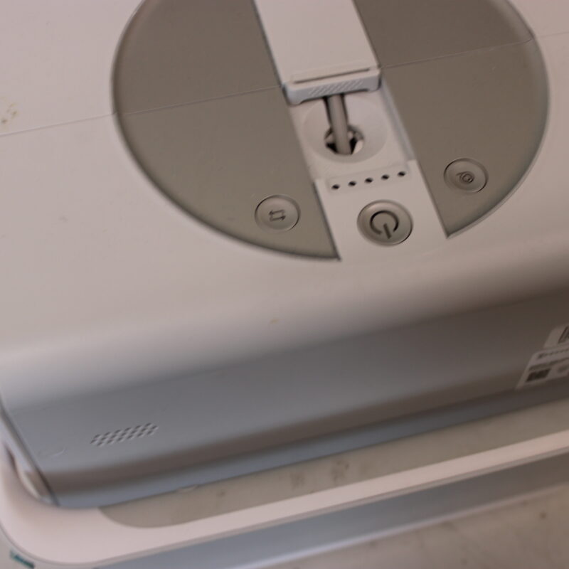 SALE OUT. | Ecovacs Window Cleaning Robot | WINBOT W2S OMNI | Corded | 8000 Pa | White | ITEM USED, DIRTY AND SCRATCHED - Image 3