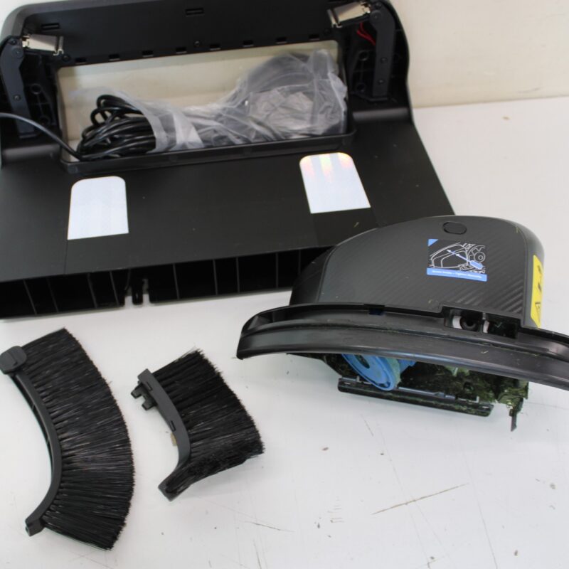 SALE OUT. | Ecovacs Lawn Mower | GOAT A1600 LiDAR PRO | 3000 Ah | White | ITEM USED, DIRTY, SCRATCHED. CRACKED PART BODY - Image 8