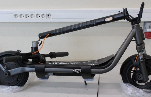 SALE OUT. Xiaomi Electric Scooter 6 Lite GL | Xiaomi 24 month(s) | DAMAGED PACKAGING