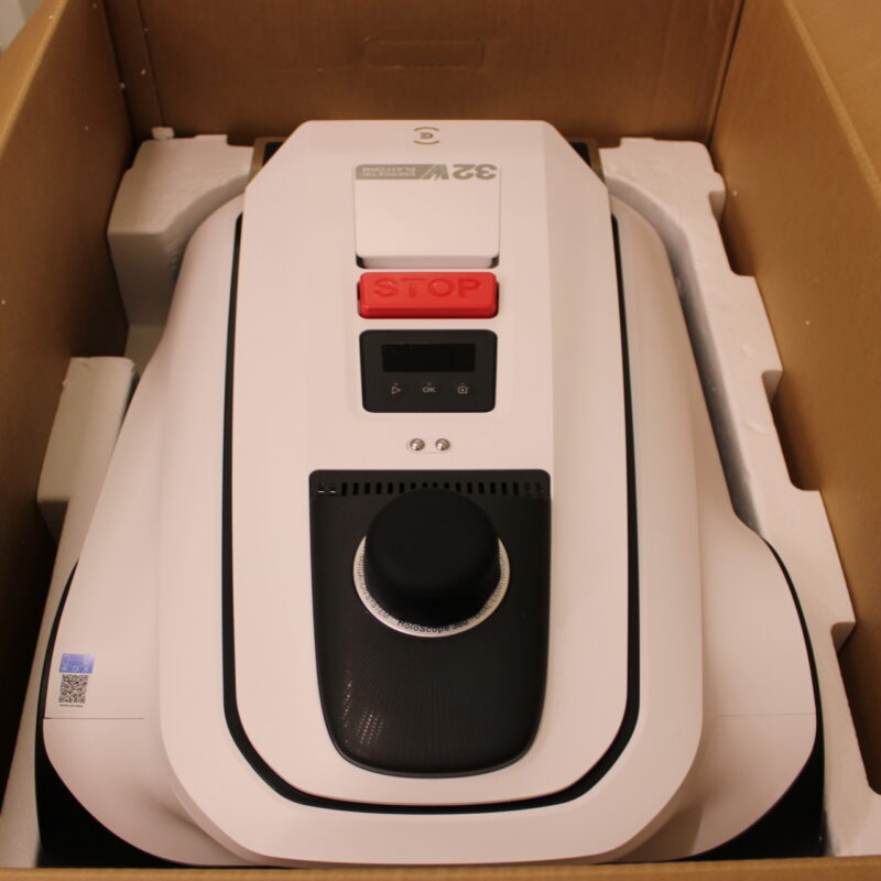 SALE OUT. | Ecovacs Lawn Mower | GOAT A1600 LiDAR PRO | 3000 Ah | White | DAMAGED INNER PACKAGING, DEMO - Image 2