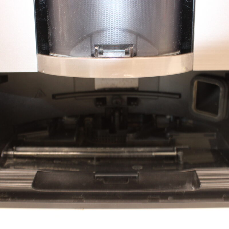 SALE OUT. Ecovacs DEEBOT X11 OMNICYCLONE EU Vacuum & mop, Wet&Dry,with new bagless All-in-One OmniCyclone station, Black (with brown shimmer | Ecovacs Robot Vacuum Cleaner with New Bagless All-in-One OmniCyclone Station | DEEBOT X11 OMNICYCLONE EU | Wet&Dry | 6400 mAh | 19500 Pa | Black | ITEM USED, DIRTY AND SCRATCHED. MISSING BRUSH - Image 4
