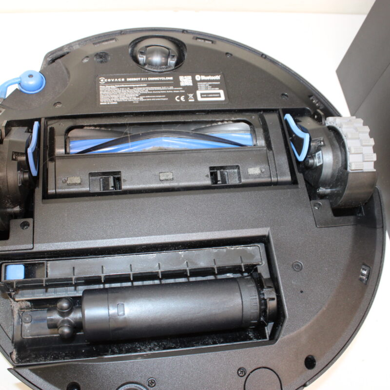 SALE OUT. Ecovacs DEEBOT X11 OMNICYCLONE EU Vacuum & mop, Wet&Dry,with new bagless All-in-One OmniCyclone station, Black (with brown shimmer | Ecovacs Robot Vacuum Cleaner with New Bagless All-in-One OmniCyclone Station | DEEBOT X11 OMNICYCLONE EU | Wet&Dry | 6400 mAh | 19500 Pa | Black | ITEM USED, DIRTY AND SCRATCHED. MISSING BRUSH - Image 7