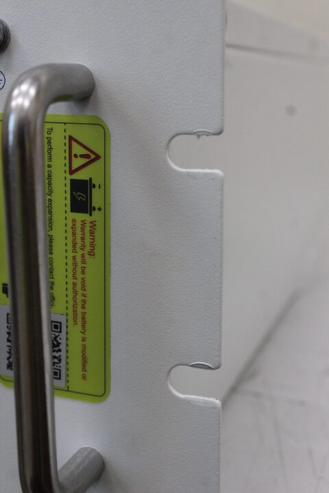 SALE OUT. DEYE ESS HV BOS-G PRO PDU | Deye ESS HV BOS-G PRO PDU | 118 month(s) | UNPACKED, SCRATCHED ITEM WITH INSTALLATION MARKS - Image 5