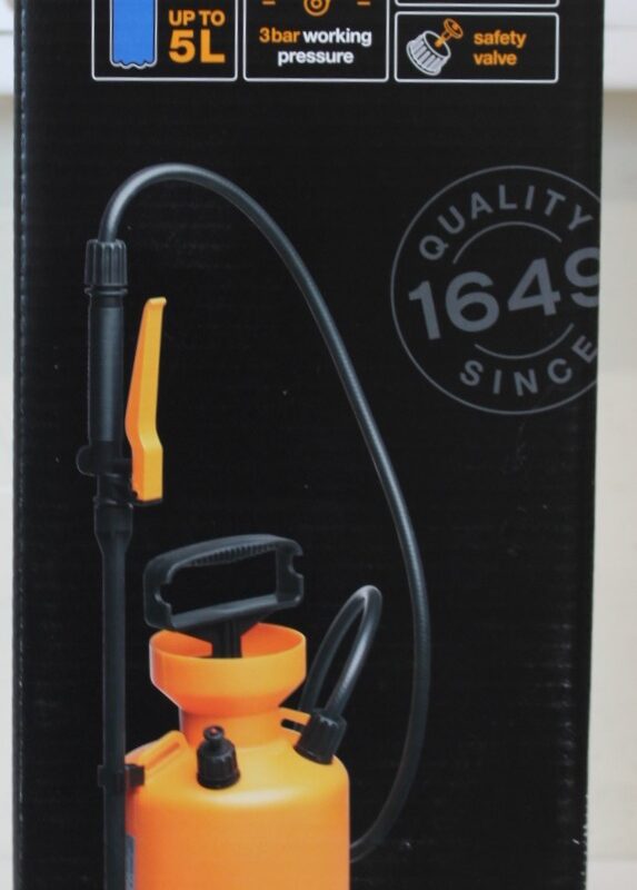 SALE OUT. | Fiskars Pressure Sprayer, 5 L | DAMAGED PACKAGING - Image 2