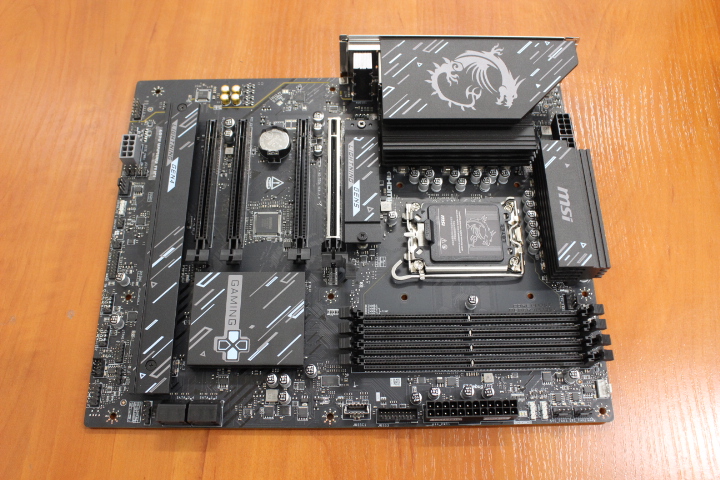 SALE OUT. | MSI Z890 GAMING WIFI | Processor family Intel | Processor socket LGA1851 | DDR5 | Supported hard disk drive interfaces M.2, SATA | Number of SATA connectors 4 | USED, REFURBISHED, WITHOUT ACCESSORIES, ONLY ANTENNA AND BACK PANEL INCLUDED - Image 2