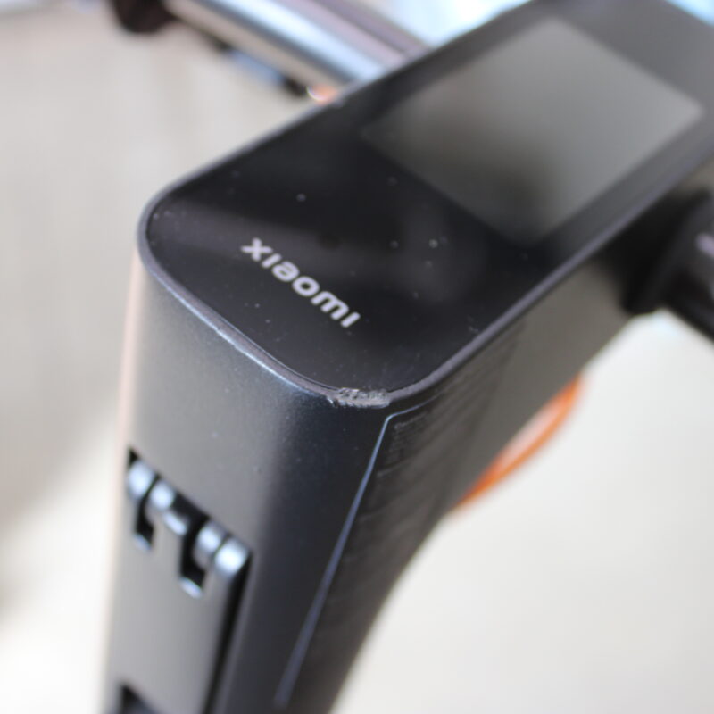 SALE OUT. Xiaomi Electric Scooter 6 Max GL | Xiaomi 24 month(s) | DAMAGED PACKAGING, PAINT AND BODY (NEAR SCREEN). MISSING INNER PACKAGING. ITEM IS SCRATCHED, DIRTY - Image 9