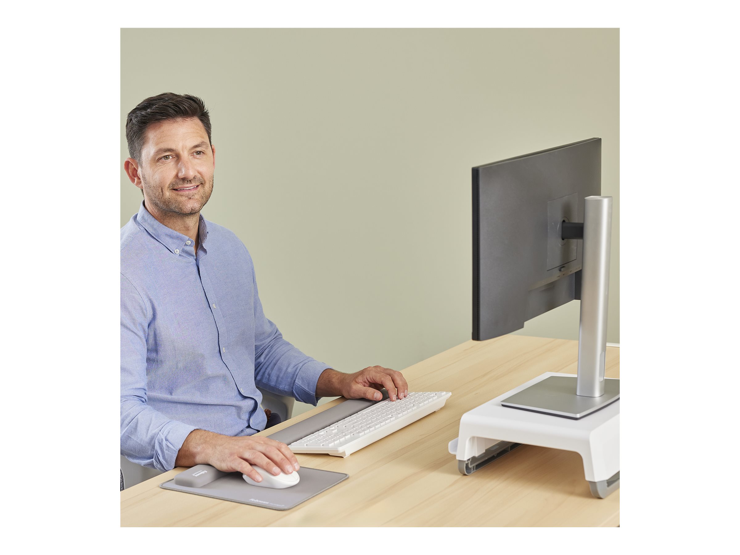Fellowes | Breyta Palm Wrist Rest | Grey - Image 13