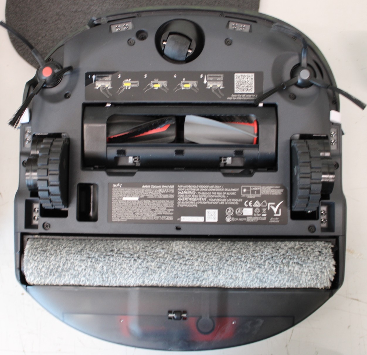SALE OUT. Anker Eufy Robot Vacuum Cleaner Omni E28, Black | Anker Eufy Robot Vacuum Cleaner | Omni E28 | Wet&Dry | Dust capacity 3 L | 20000 Pa | Black | DAMAGED PACKAGING, MISSING INNER PACKAGING (BAGS). ITEM IS USED, DIRTY, WET AND SCRATCHED. NOT FULL LIQUID BOTTLES | 24 month(s) - Image 12
