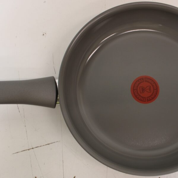 SALE OUT. Tefal C4260443 Renewal 24 cm Grey Induction Frypan | TEFAL Pan | C4260443 | Frying | Diameter 24 cm | Suitable for induction hob | Fixed handle | Grey | DAMAGED PAINT