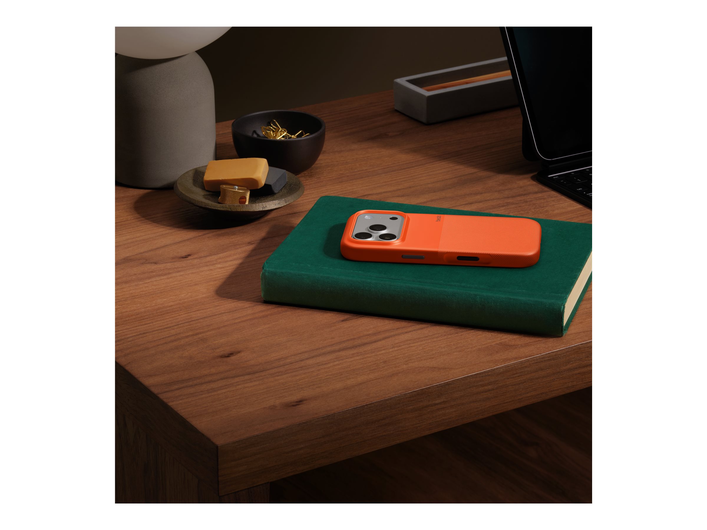 Apple iPhone 17 Pro Rugged Case with MagSafe and Camera Control – Sierra Orange | Apple - Image 3