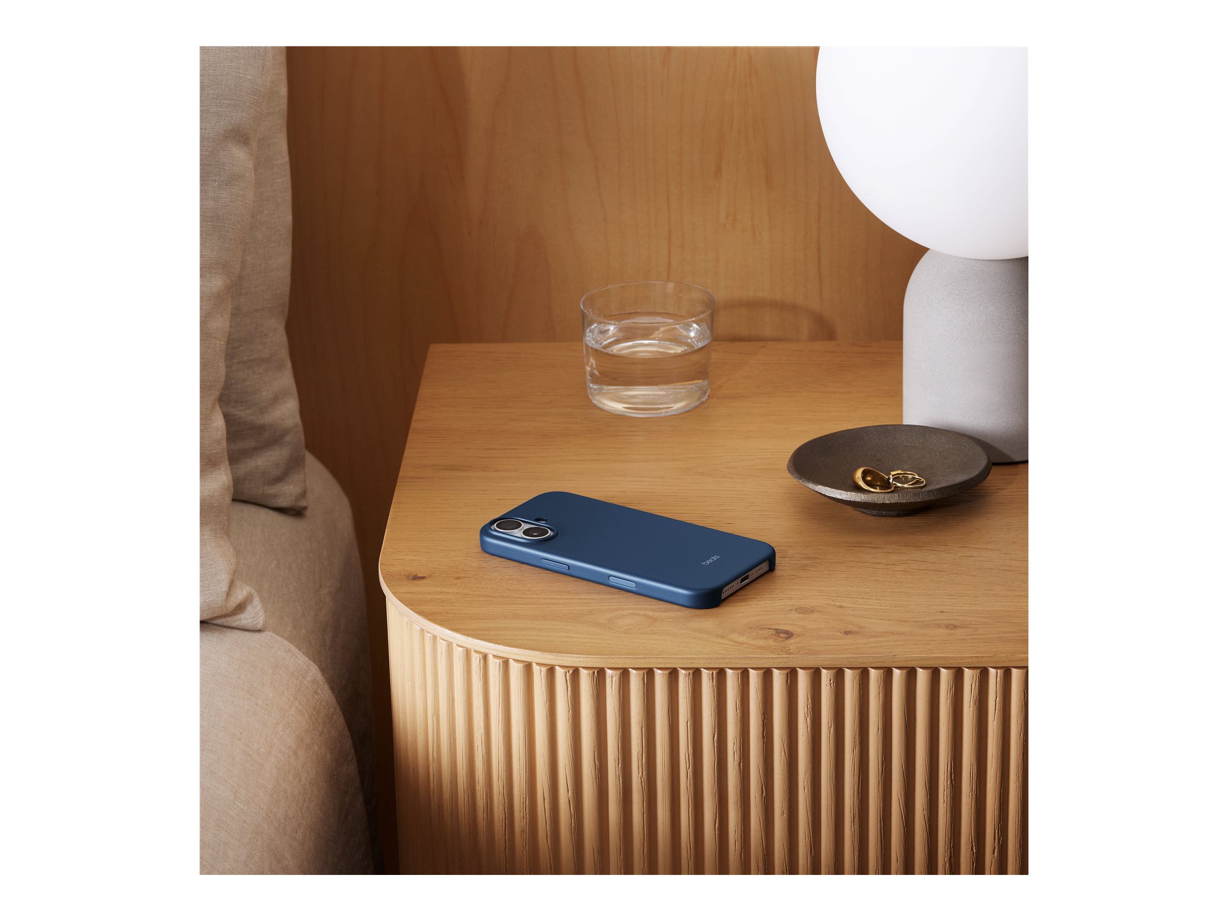Apple iPhone 17 Case with MagSafe and Camera Control — Bedrock Blue | Apple - Image 3