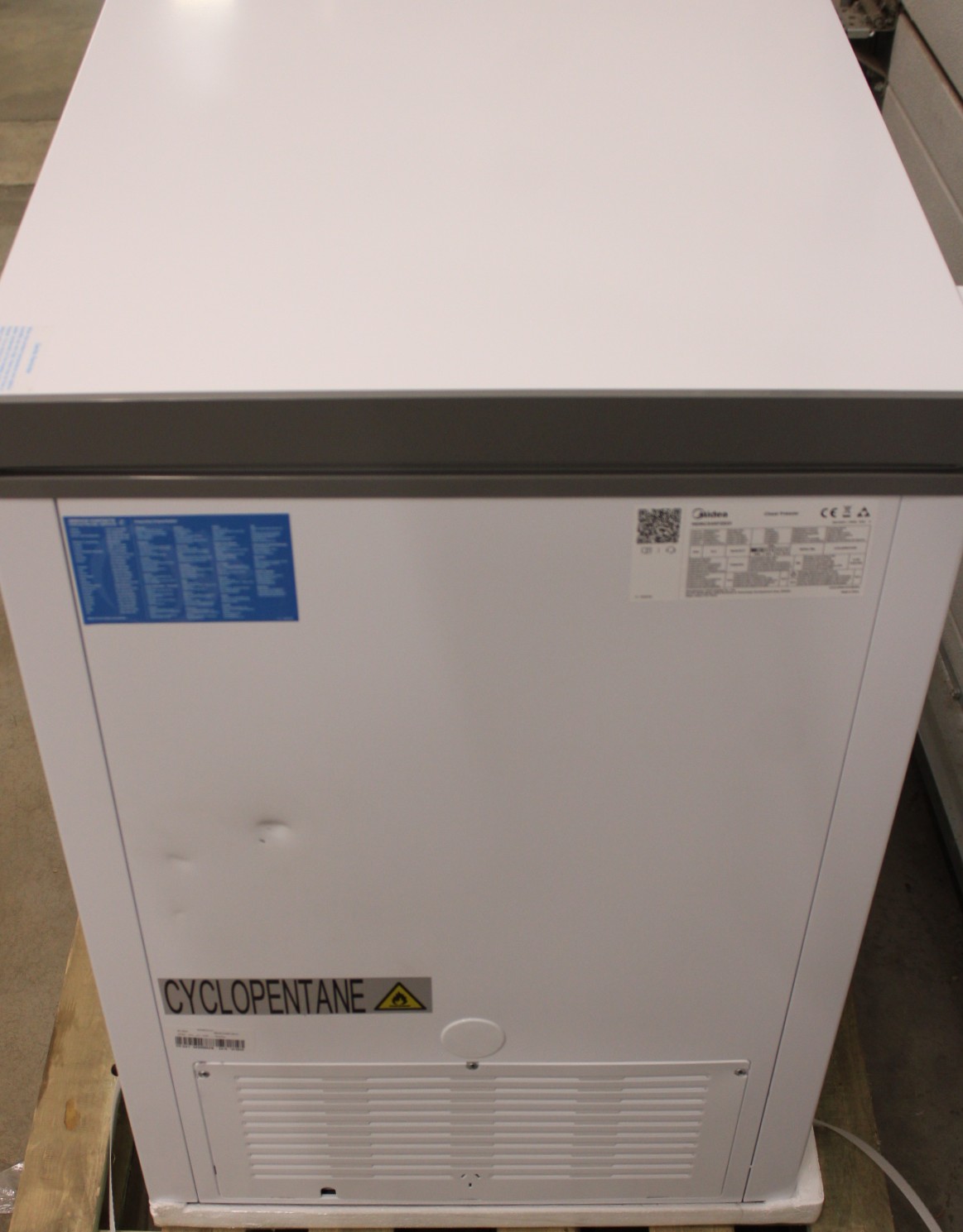 SALE OUT. | Midea Freezer | MDRC345FZE01 | Energy efficiency class E | Chest | Free standing | Height 85 cm | Total net capacity 249 L | Display | White | DAMAGED PACKAGING AND PAINT, DENTED SIDE - Image 5